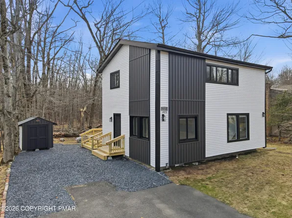 9050 Idlewild Dr, Tobyhanna, PA 18466