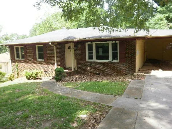 137 Molette St, Carrollton, GA 30117
