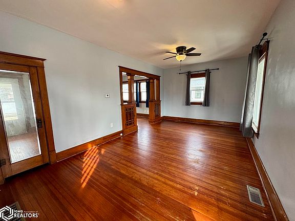 3rd image of 609 12th St