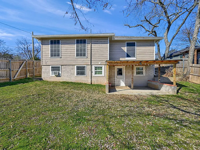 1624 S Fannin Ave — Photo 20