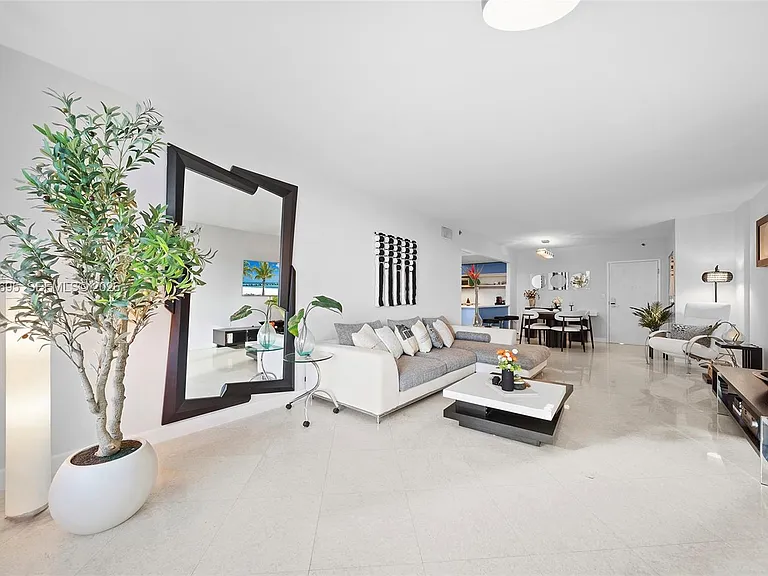 2301 Collins Ave #408 — Photo 51