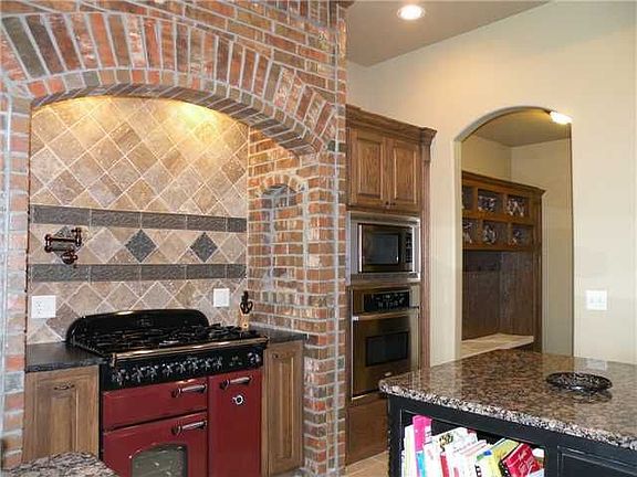 3rd image of 14408 Yorkshire Ln