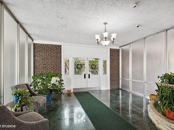 3rd image of 150 S Oak Park Ave APT 406