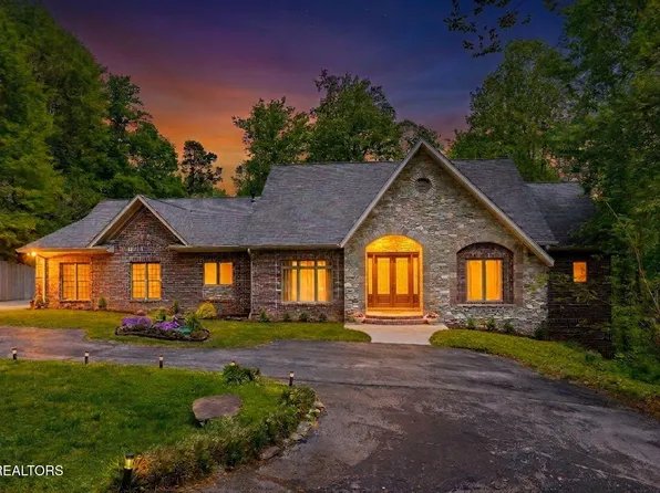 2304 Lakemoor Dr, Knoxville, TN 37920