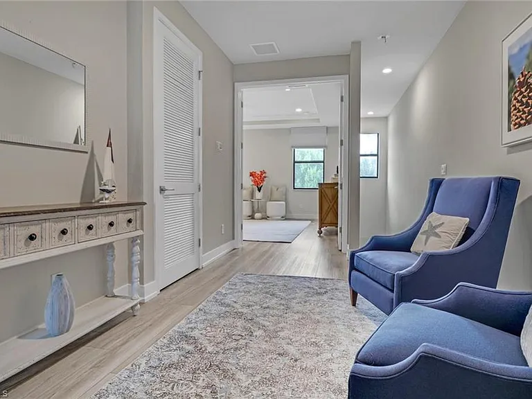 12973 Pembroke Dr — Photo 8