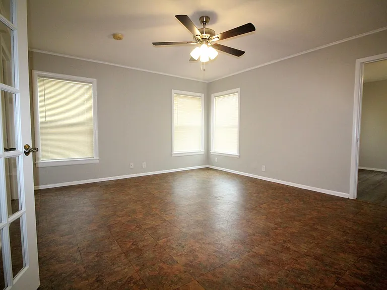 10415 Losa Dr — Photo 15