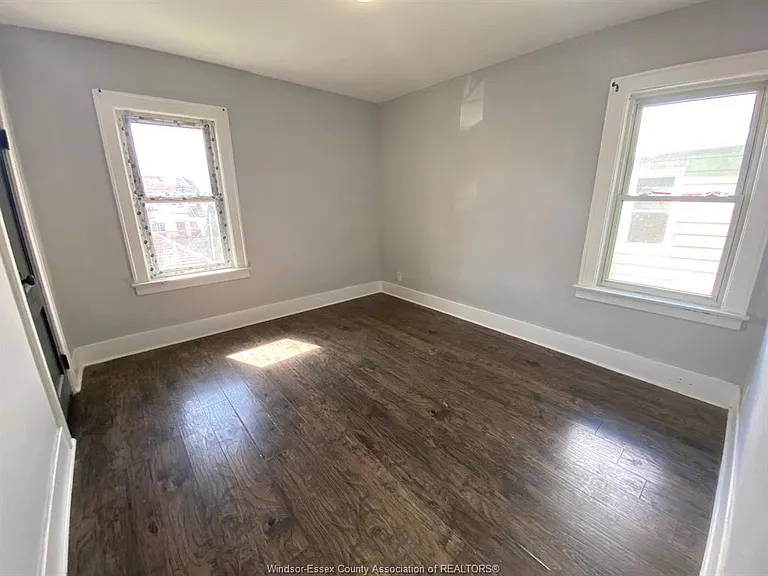 781 Gladstone Ave — Photo 17