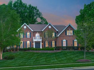 10523 Dunn Meadow Rd, Vienna, VA 22182