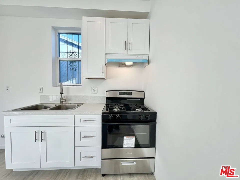 2 bed, 1.5 bath, 600 sqft, $2,750 — Photo 4