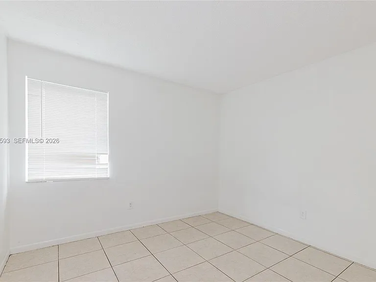 2020 NW 119th St #1122 — Photo 9