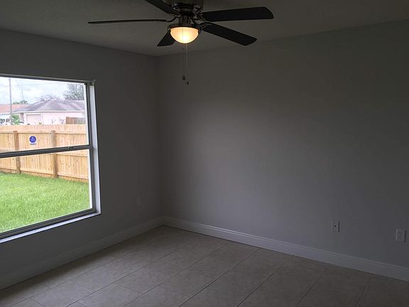 4th image of 401 Metz Ln