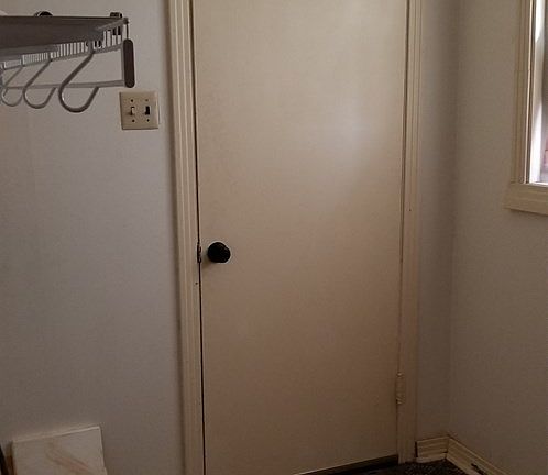 5th image of 1100 S Katherine St
