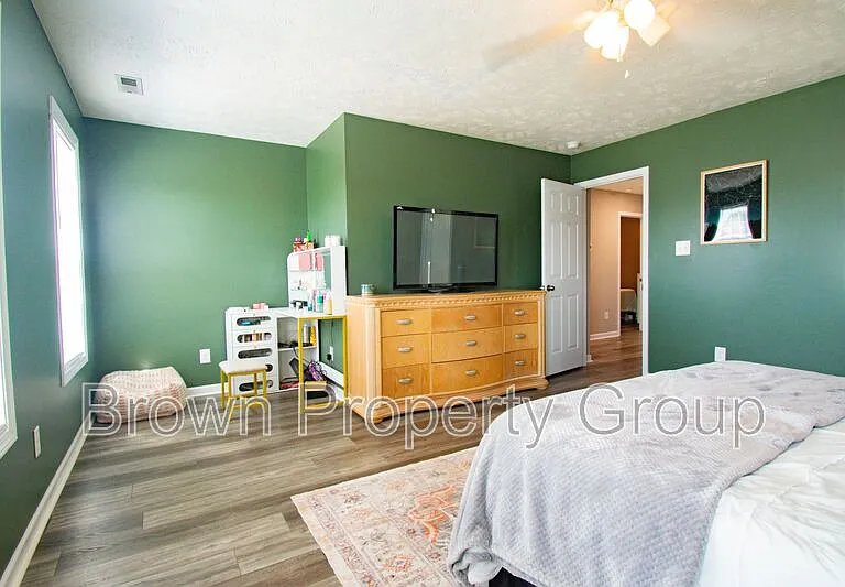 4918 Yorkchester Dr — Photo 18