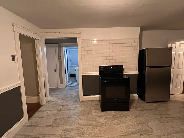618 Reservoir Ave #3 — Photo 2
