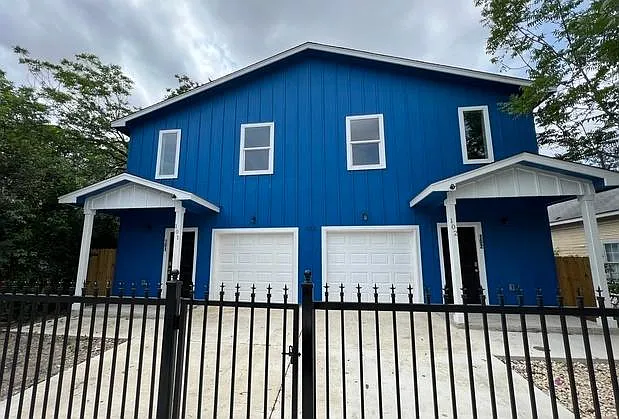 322 Vine St