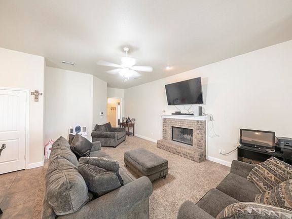 5th image of 606 E 98th St