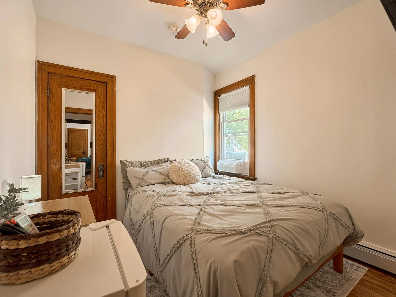 4 bed, 2.0 bath, 1450 sqft, $1,139 — Photo 4