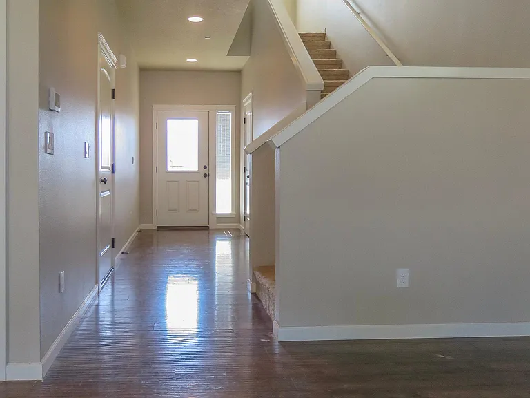 709 E Garfield St — Photo 3