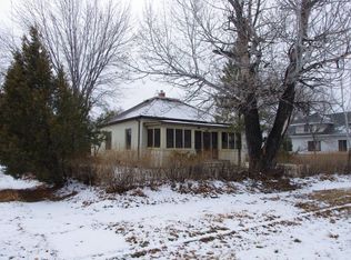 210 N 5th Ave, Forsyth, MT 59327
