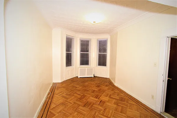 Rented by Superior Realty Service | media 4