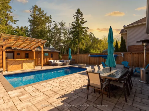 44 Knicely Rd, Barrie, ON L4N 6V3