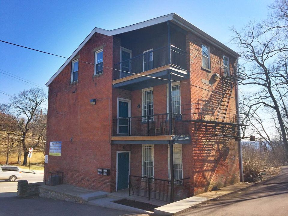 Exterior of 2385 Vine St.