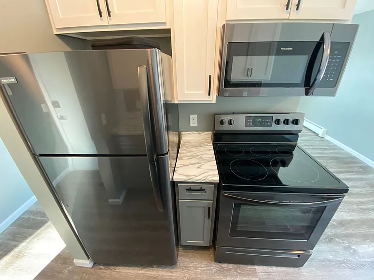 42nd Ave Apartment — Photo 9