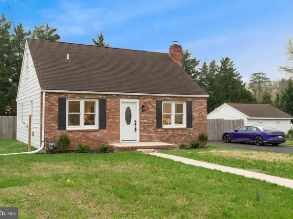 28 Kellington Dr, Pasadena, MD 21122