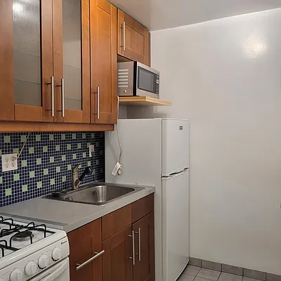 Rented by City Connections Realty | media 1