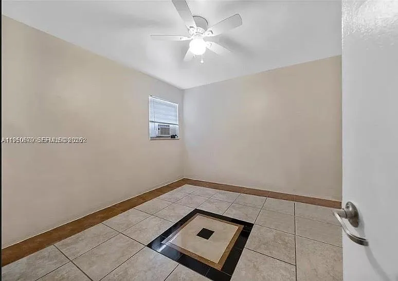 2 bed, 1.5 bath, 1032 sqft, $2,100 — Photo 2
