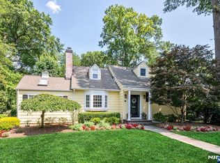 86 Carlton Ave, Ho Ho Kus, NJ 07423