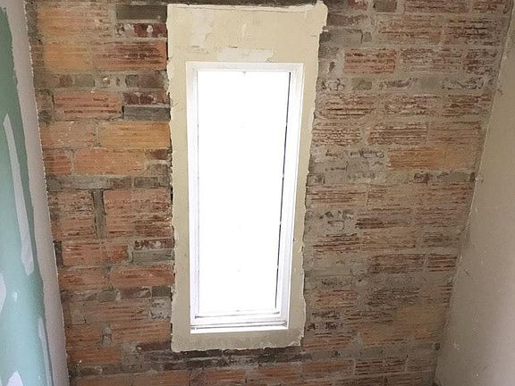 5th image of 305 Woodland Ave