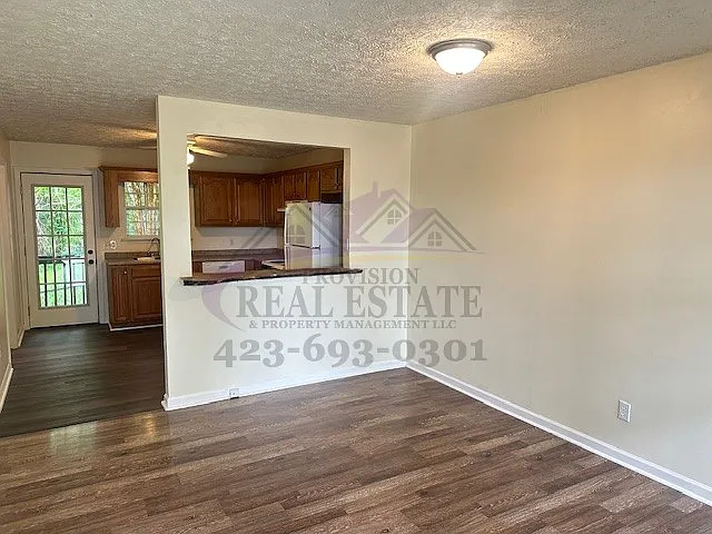 3BD/1BA House with Carport — Photo 4