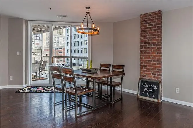 110 E Washington St #601 — Photo 4