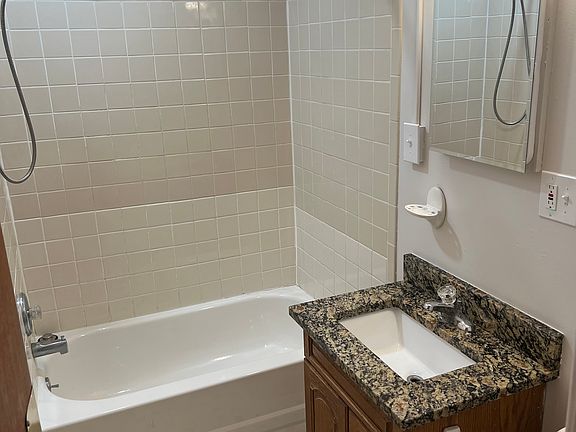 4th image of 14 Oxford St APT 3
