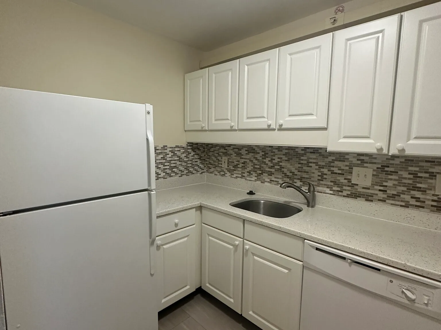 1 bed, 1.0 bath, $3,400 — Photo 3