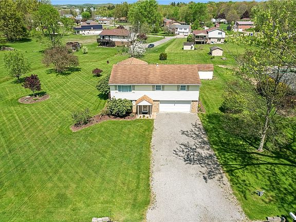 3rd image of 106 Crescent Hill Dr