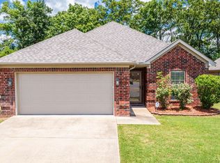 12 Charmante Cv, Maumelle, AR 72113