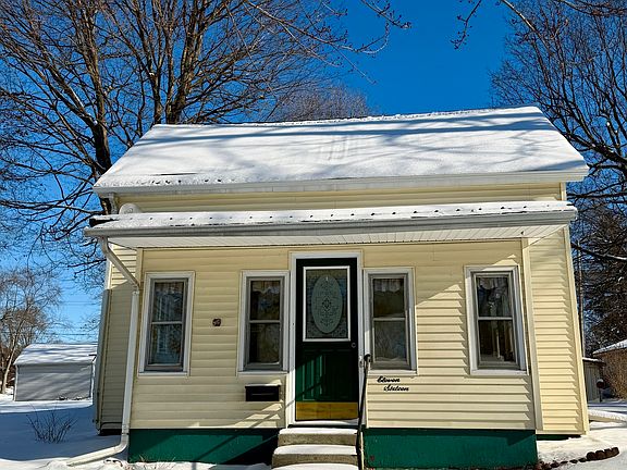 2nd image of 1116 3rd St