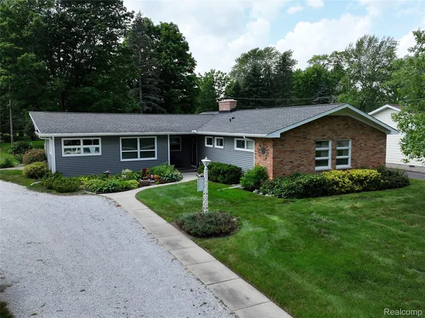 64 Martin St, Port Sanilac, MI 48469