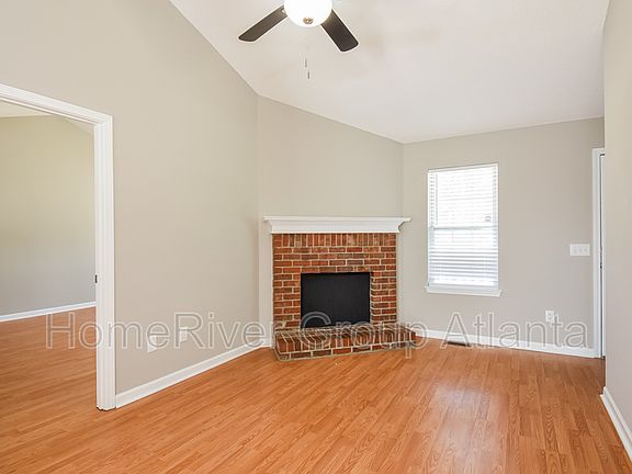 5th image of 217 Ashwood Dr