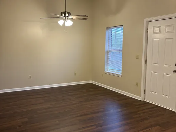 927 Old Ekron Rd, Brandenburg, KY 40108