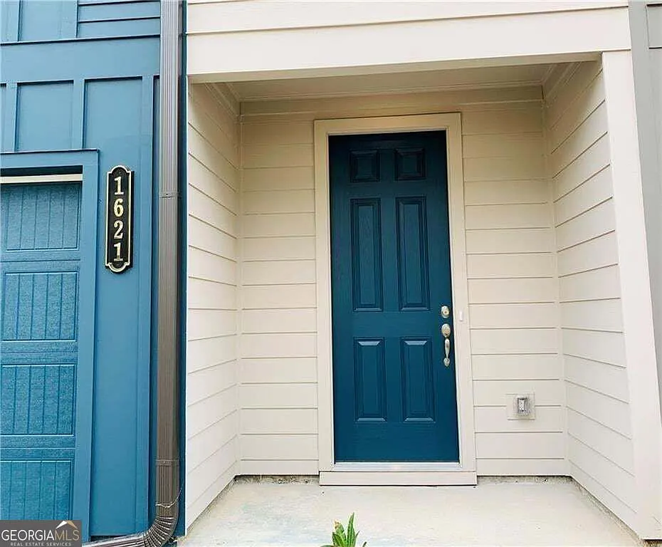 3 bed, 2.5 bath, 1362 sqft, $2,700 — Photo 3