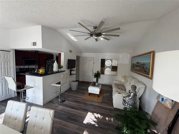 10670 SW 156th Pl APT 308, Miami, FL 33196
