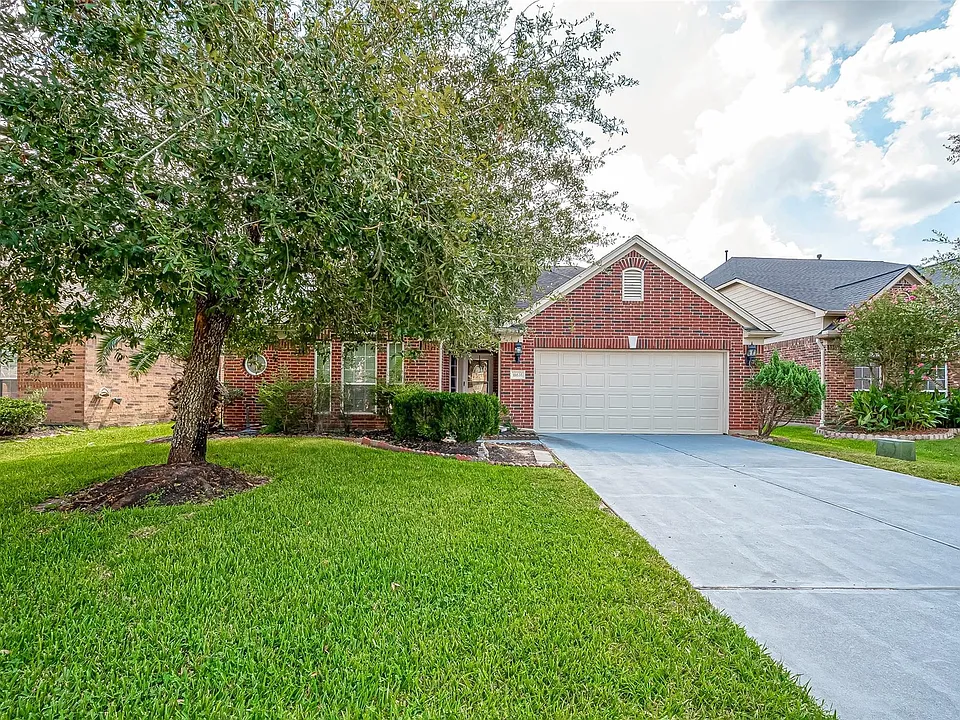 18635 Cypress Lake Village Dr