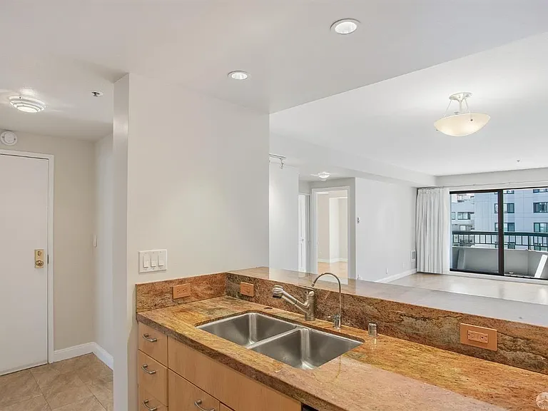 601 Van Ness Ave #406 — Photo 6