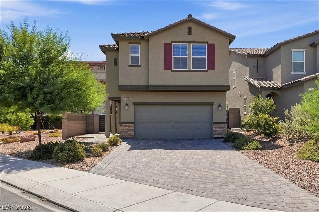5 bed, 3.0 bath, 2477 sqft, $2,800 — Photo 1
