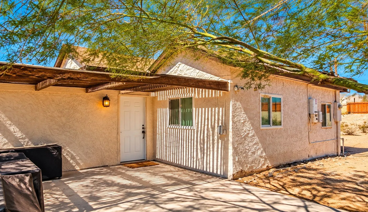 Beautiful Family Home & Tiny Home Indluded! — Photo 3