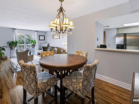 4th image of 38 Moonachie Rd APT 315