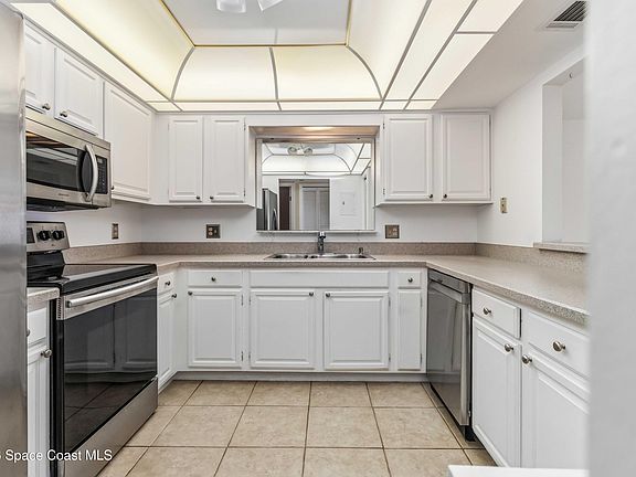 5th image of 190 Escambia Ln APT 403